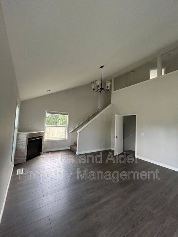 House for rent at 5609 SE 117th Ave, Portland, OR 97266