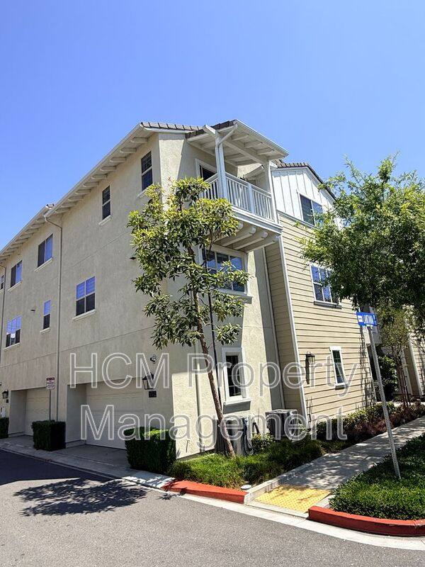 Townhouse for rent at 142 Lantana Dr, Stanton, CA 90680