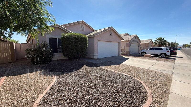 House for rent at 10435 W Pasadena Ave, Glendale, AZ 85307