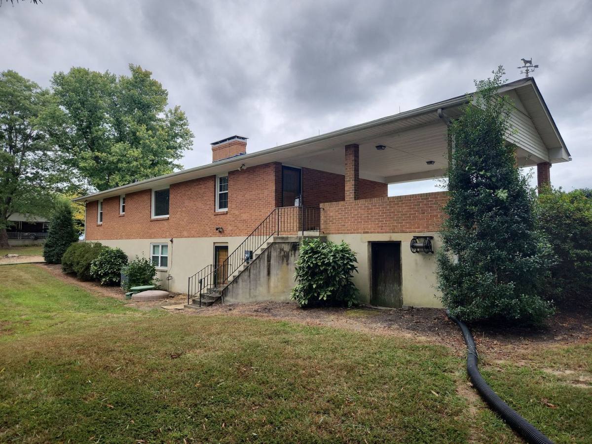 House for rent at 10712 Spring Garden Rd, Blairs, VA 24527