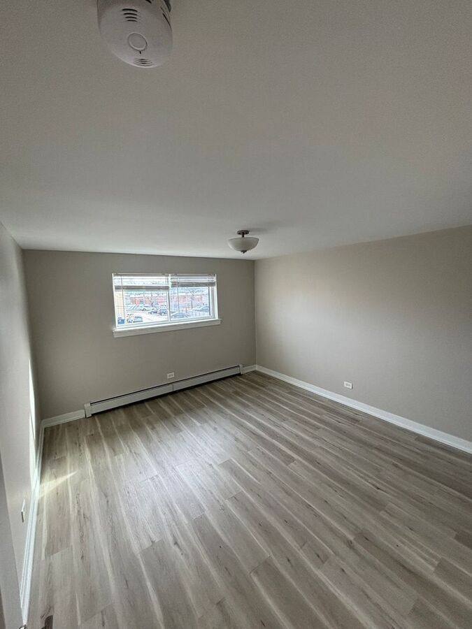 Apartment for rent at 9612 N Greenwood Ave, Des Plaines, IL 60016