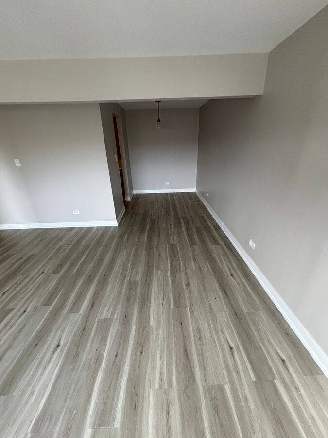 Apartment for rent at 9612 N Greenwood Ave, Des Plaines, IL 60016