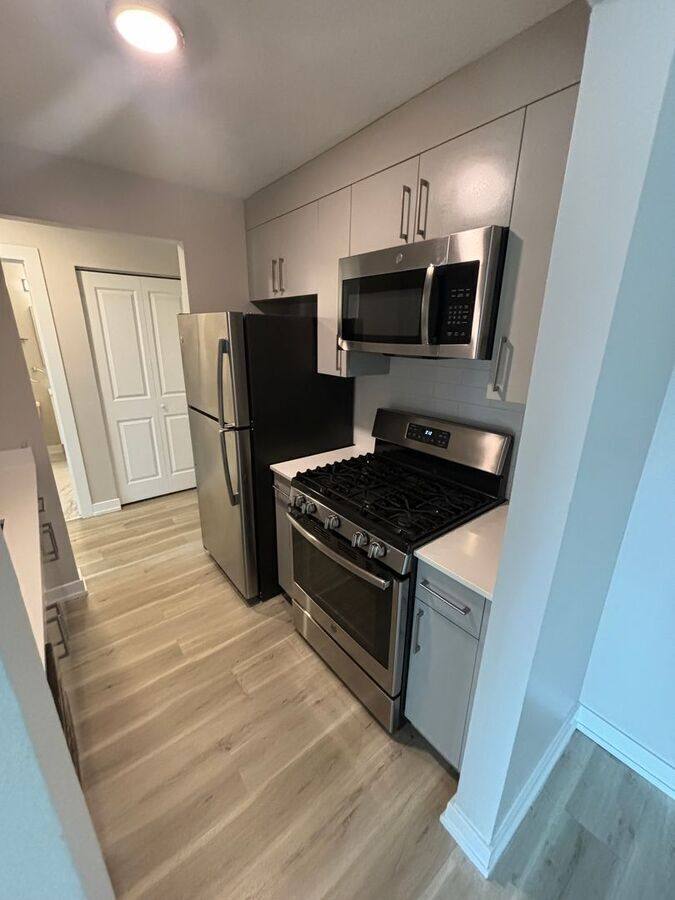Apartment for rent at 9612 N Greenwood Ave, Des Plaines, IL 60016