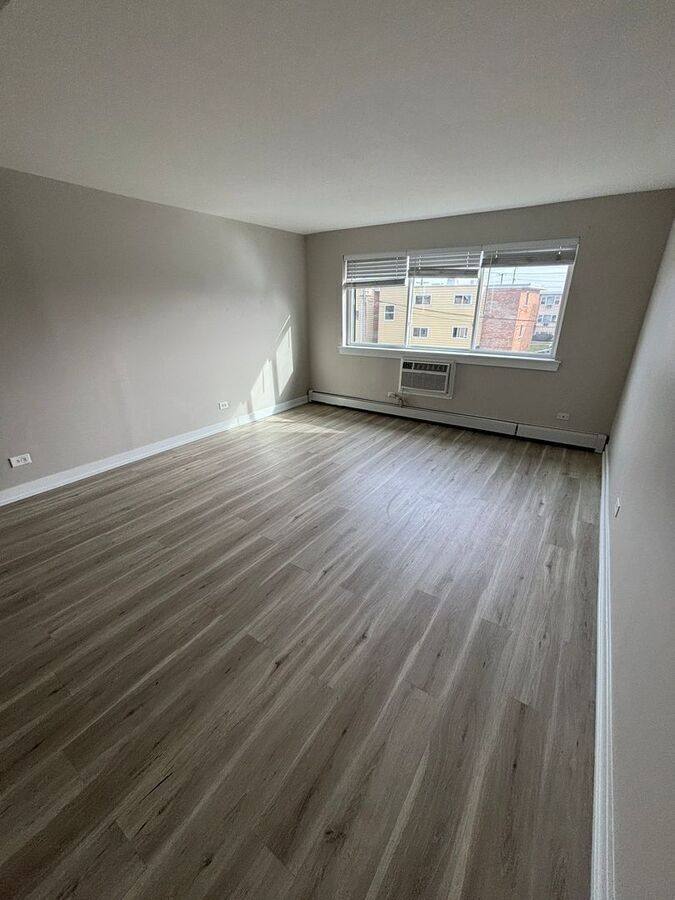 Apartment for rent at 9612 N Greenwood Ave, Des Plaines, IL 60016