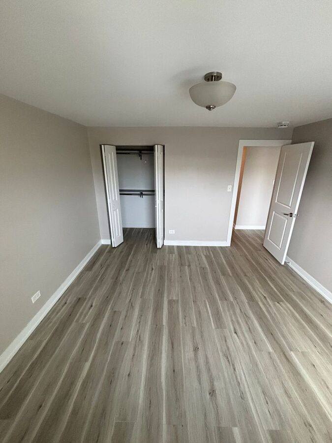 Apartment for rent at 9612 N Greenwood Ave, Des Plaines, IL 60016