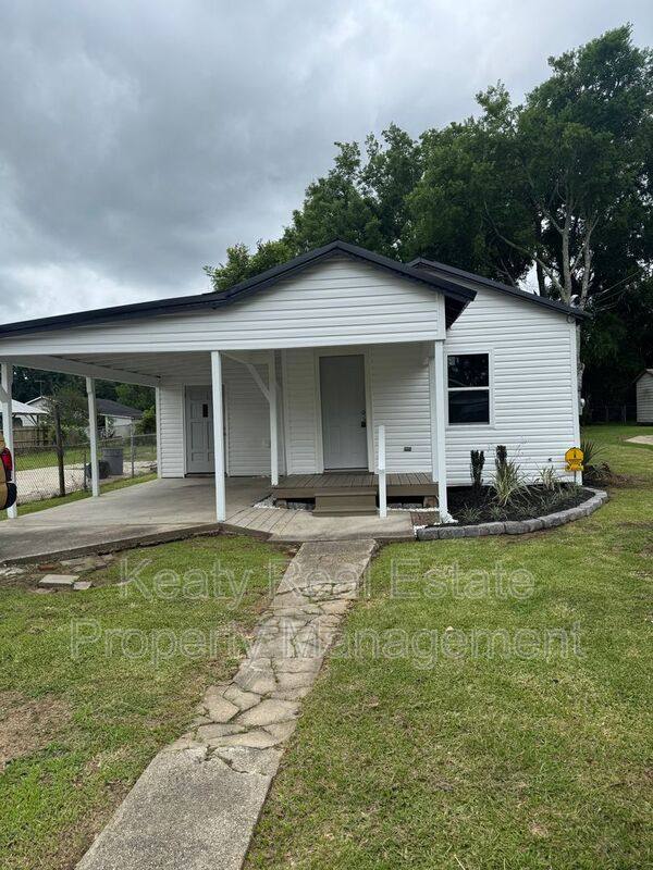 House for rent at 908 St Charles, Lafayette, LA 70501