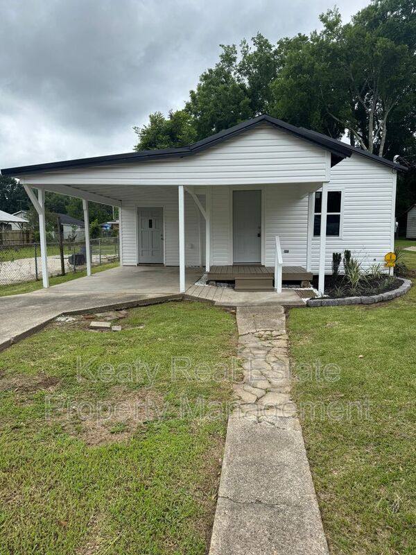 House for rent at 908 St Charles, Lafayette, LA 70501