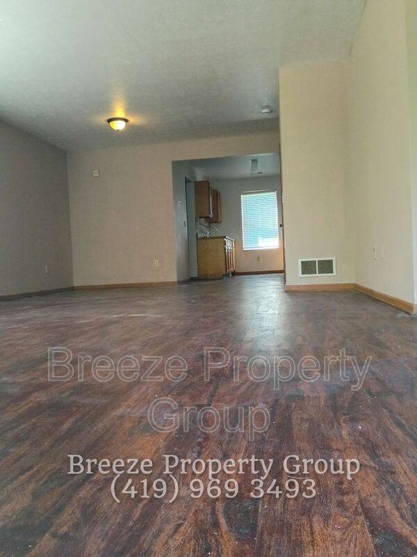 House for rent at 911 Hawthorne St, Youngstown, OH 44502