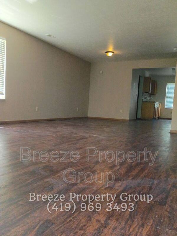 House for rent at 911 Hawthorne St, Youngstown, OH 44502