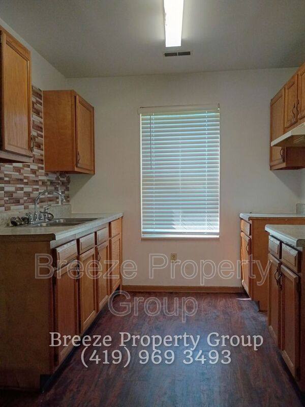 House for rent at 911 Hawthorne St, Youngstown, OH 44502