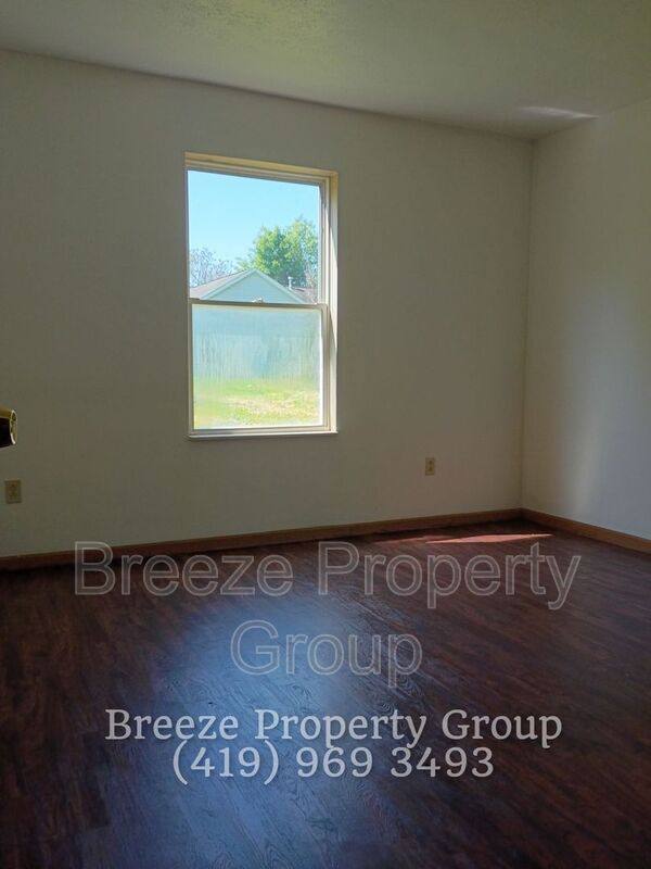 House for rent at 911 Hawthorne St, Youngstown, OH 44502