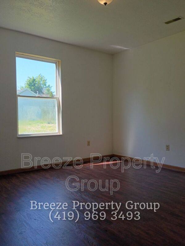 House for rent at 911 Hawthorne St, Youngstown, OH 44502