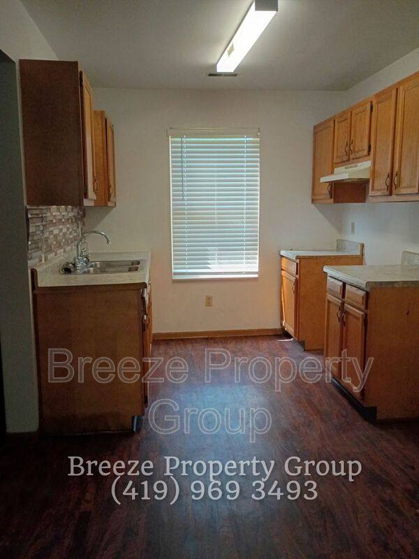 House for rent at 911 Hawthorne St, Youngstown, OH 44502