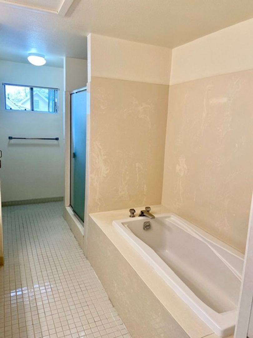 House for rent at 960 Prospect St, Honolulu, HI 96822
