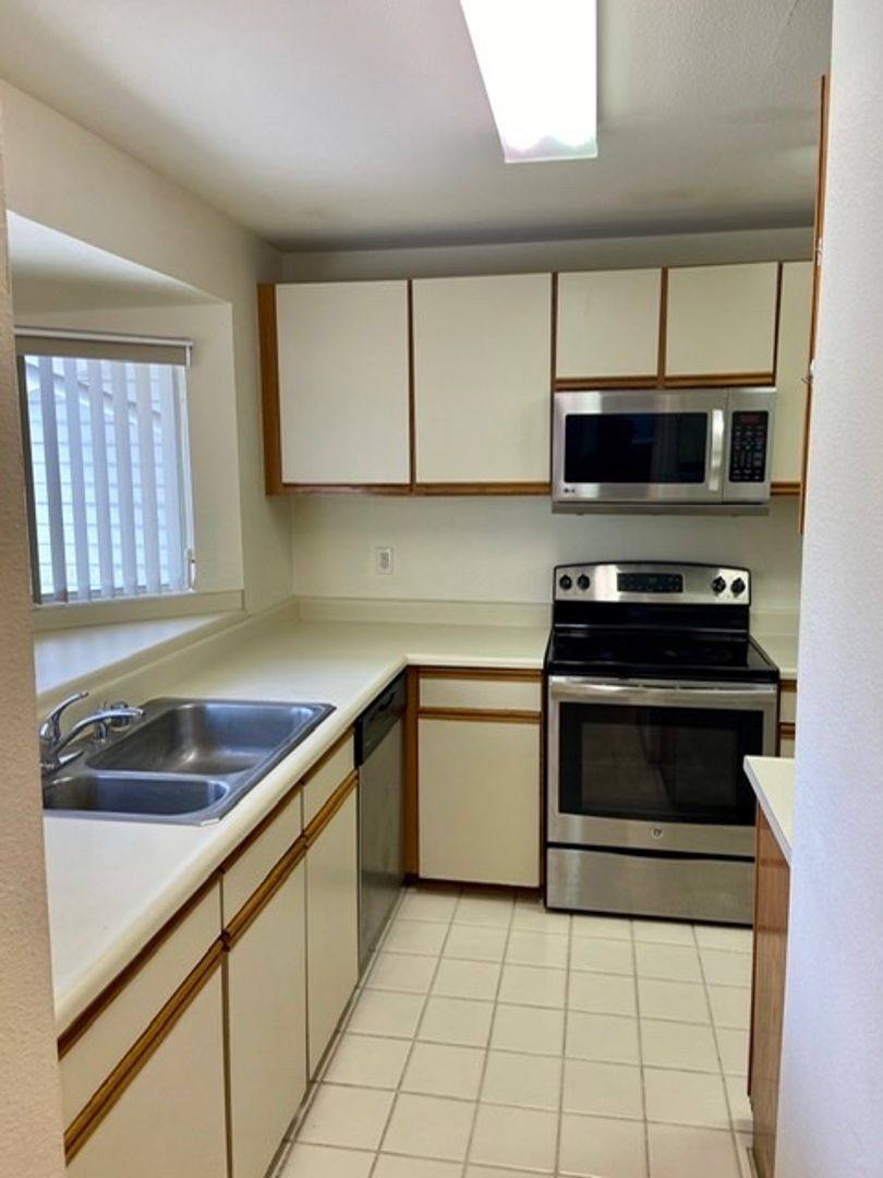 House for rent at 960 Prospect St, Honolulu, HI 96822