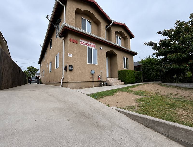 Apartment for rent at 9011 Orchard Ave, Los Angeles, CA 90044
