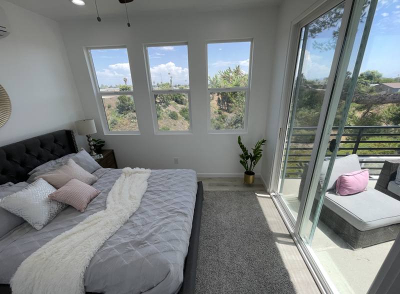 Townhouse for rent at 4327 Clairemont Dr, San Diego, CA 92117