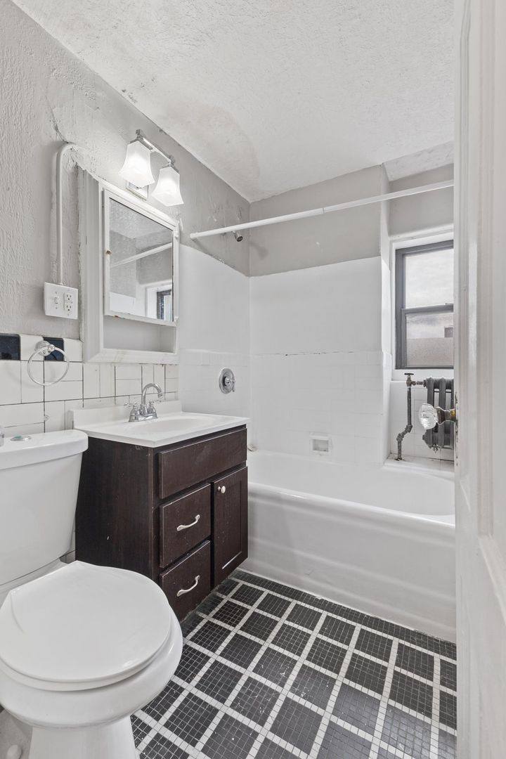 Apartment for rent at 28 E 16th St #206, Indianapolis, IN 46202