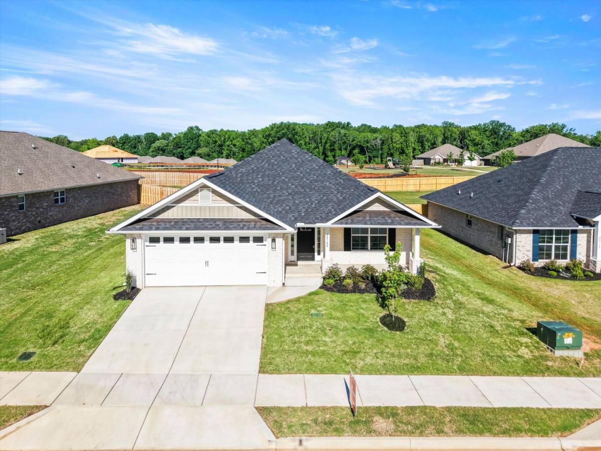 House for rent at 28780 Nature Trail Dr, Harvest, AL 35749