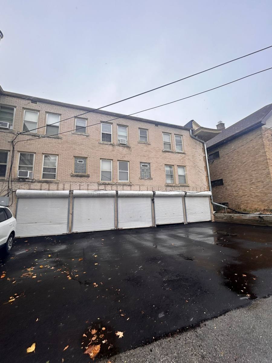 Apartment for rent at 5929 W Washington Blvd, Milwaukee, WI 53208