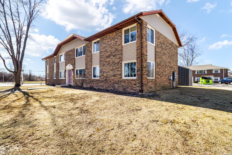 Apartment for rent at 1344 Camden Way #A, Waukesha, WI 53186