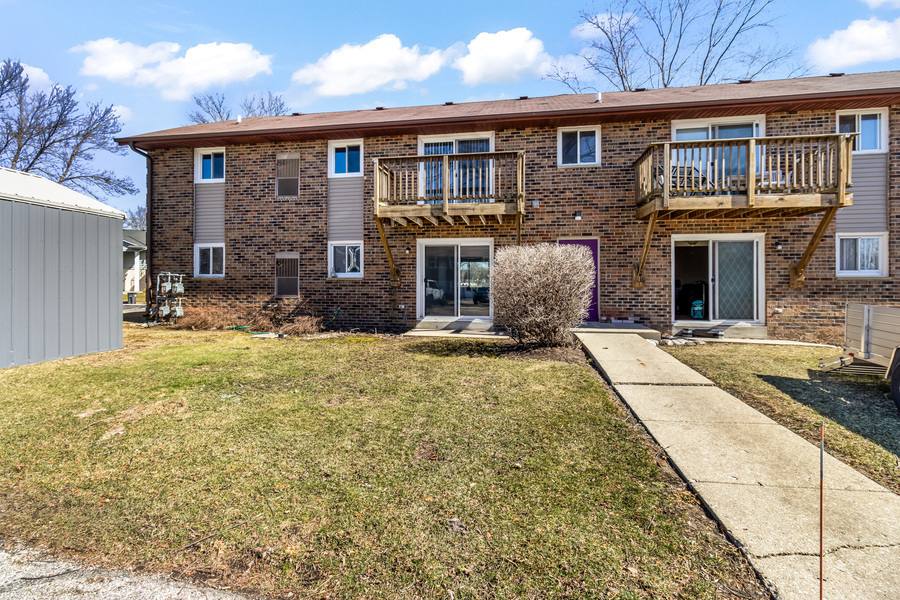 Apartment for rent at 1344 Camden Way #A, Waukesha, WI 53186