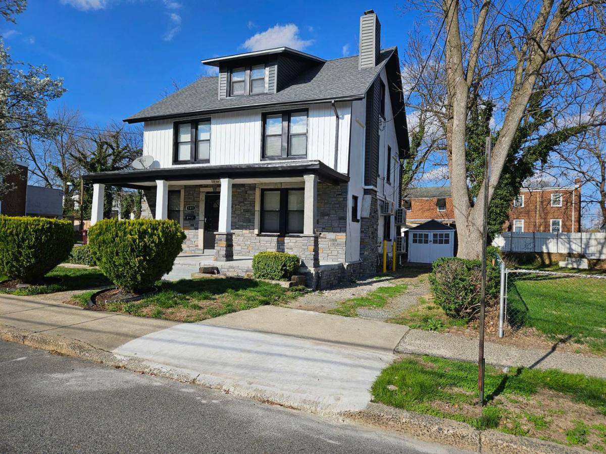 Apartment for rent at 101 E 35th St, Wilmington, DE 19802