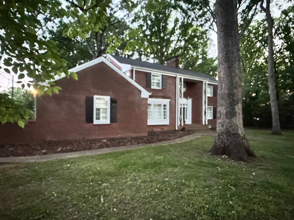 House for rent at 906 Crescent Circle, Kings Mountain, NC 28086