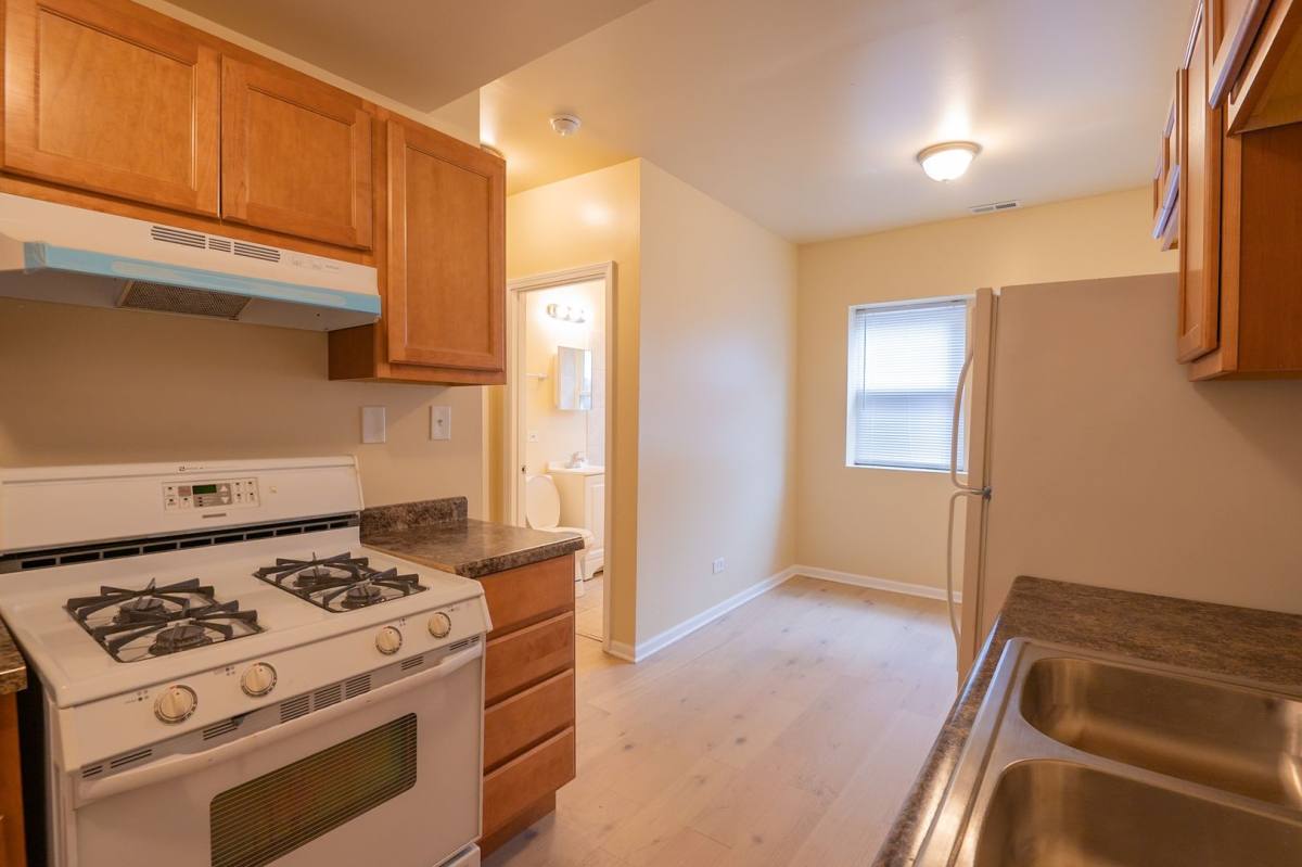 Apartment for rent at 1204 W 78th, Chicago, IL 60620