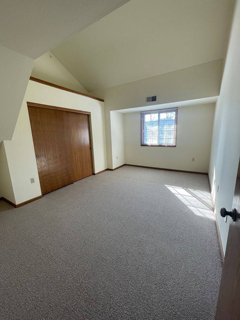 Apartment for rent at 6801-6865 S 68th St, Franklin, WI 53132
