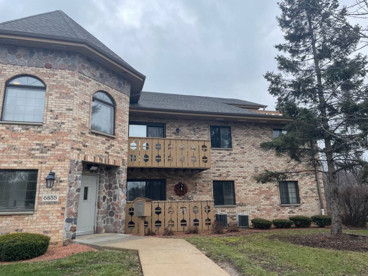 Apartment for rent at 6801-6865 S 68th St, Franklin, WI 53132