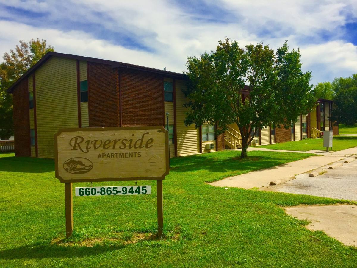Apartment for rent at 1108 Randolph St, Glasgow, MO 65254