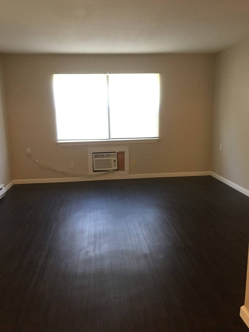 Apartment for rent at 1108 Randolph St, Glasgow, MO 65254