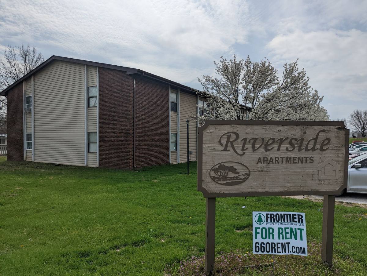 Apartment for rent at 1108 Randolph St, Glasgow, MO 65254