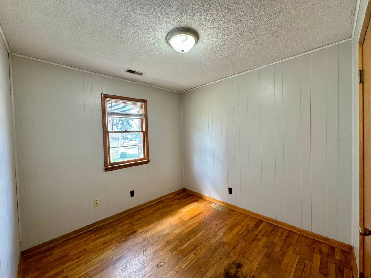 Apartment for rent at 420 Jackson St, Warrensburg, MO 64093