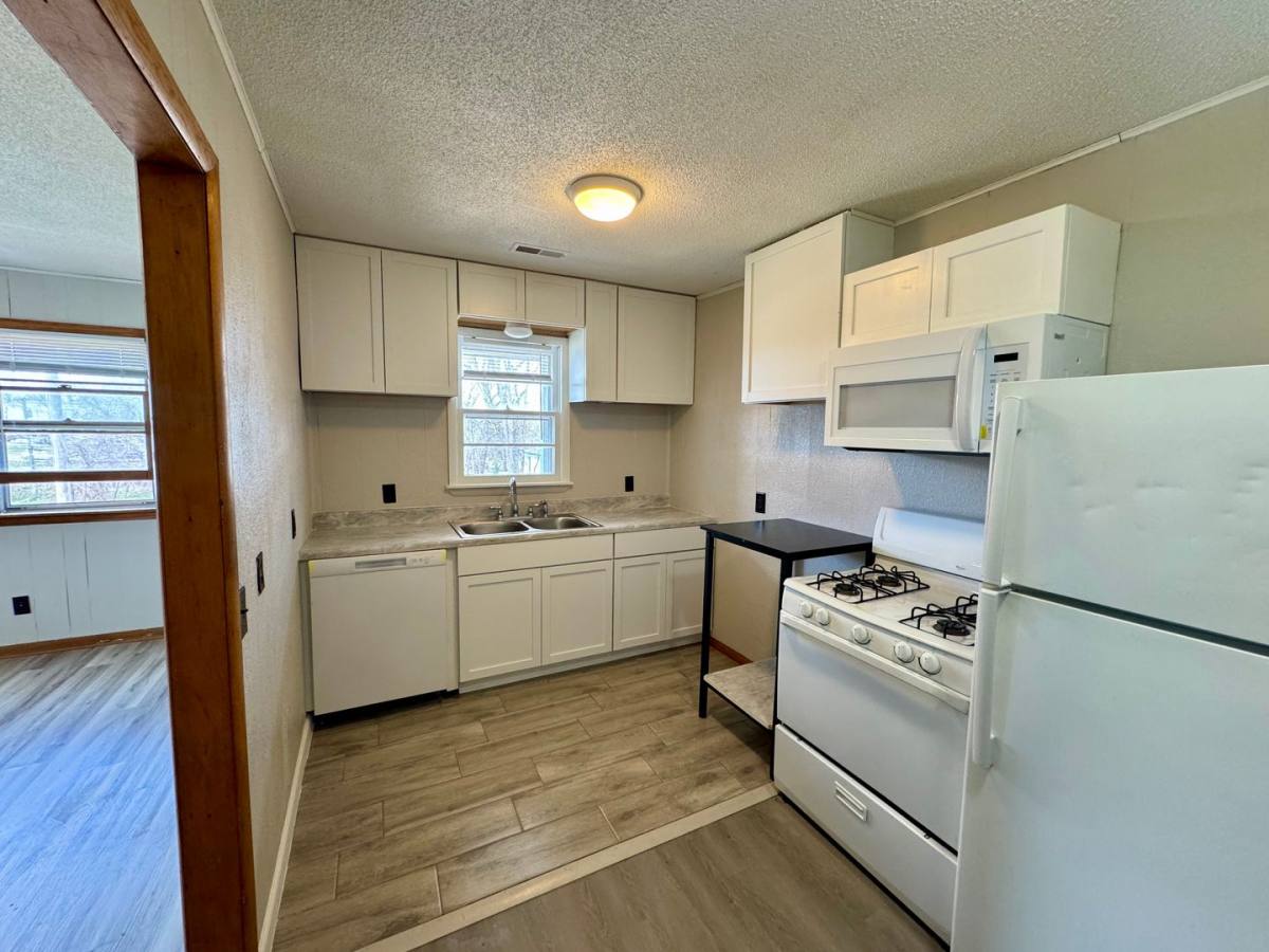 Apartment for rent at 420 Jackson St, Warrensburg, MO 64093
