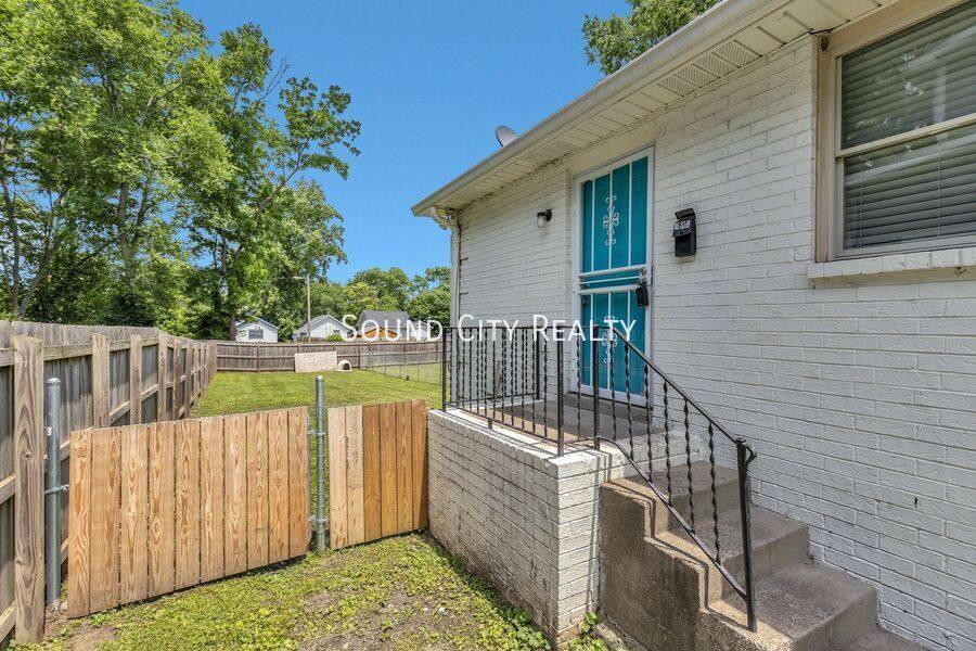 Apartment for rent at 1610 17th Ave N #B, Nashville, TN 37208