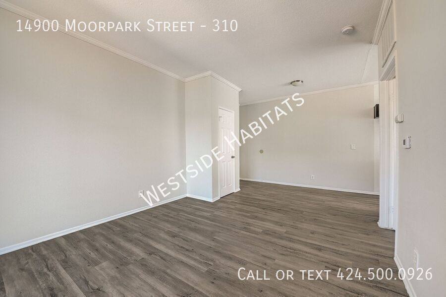 Apartment for rent at 14900 Moorpark St #310, Sherman Oaks, CA 91403