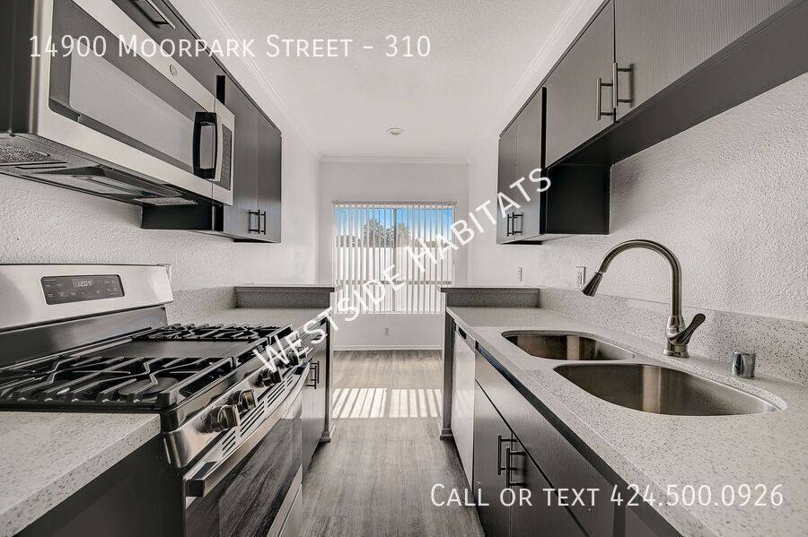 Apartment for rent at 14900 Moorpark St #310, Sherman Oaks, CA 91403