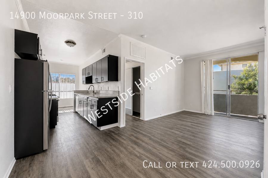 Apartment for rent at 14900 Moorpark St #310, Sherman Oaks, CA 91403
