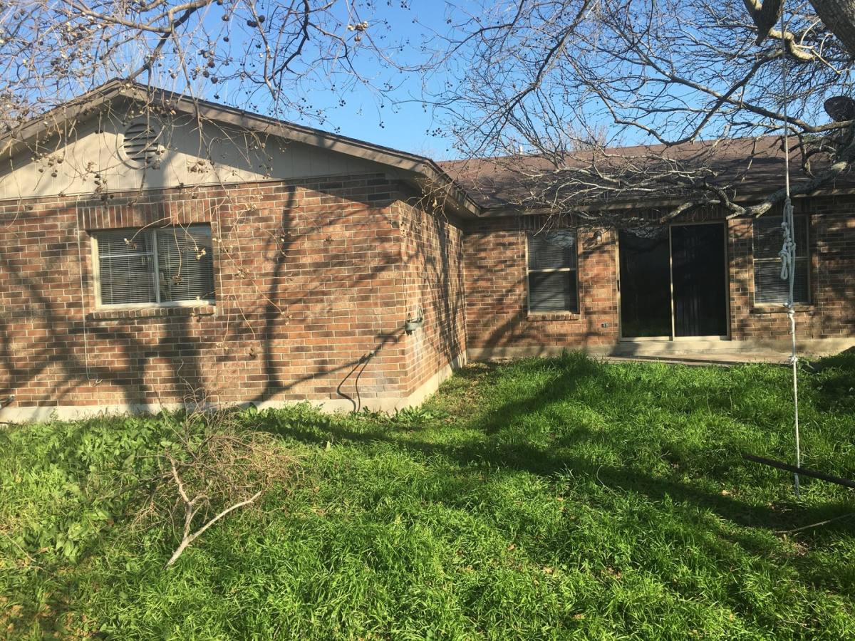 House for rent at 8251 Sunshine Trail Dr, San Antonio, TX 78244
