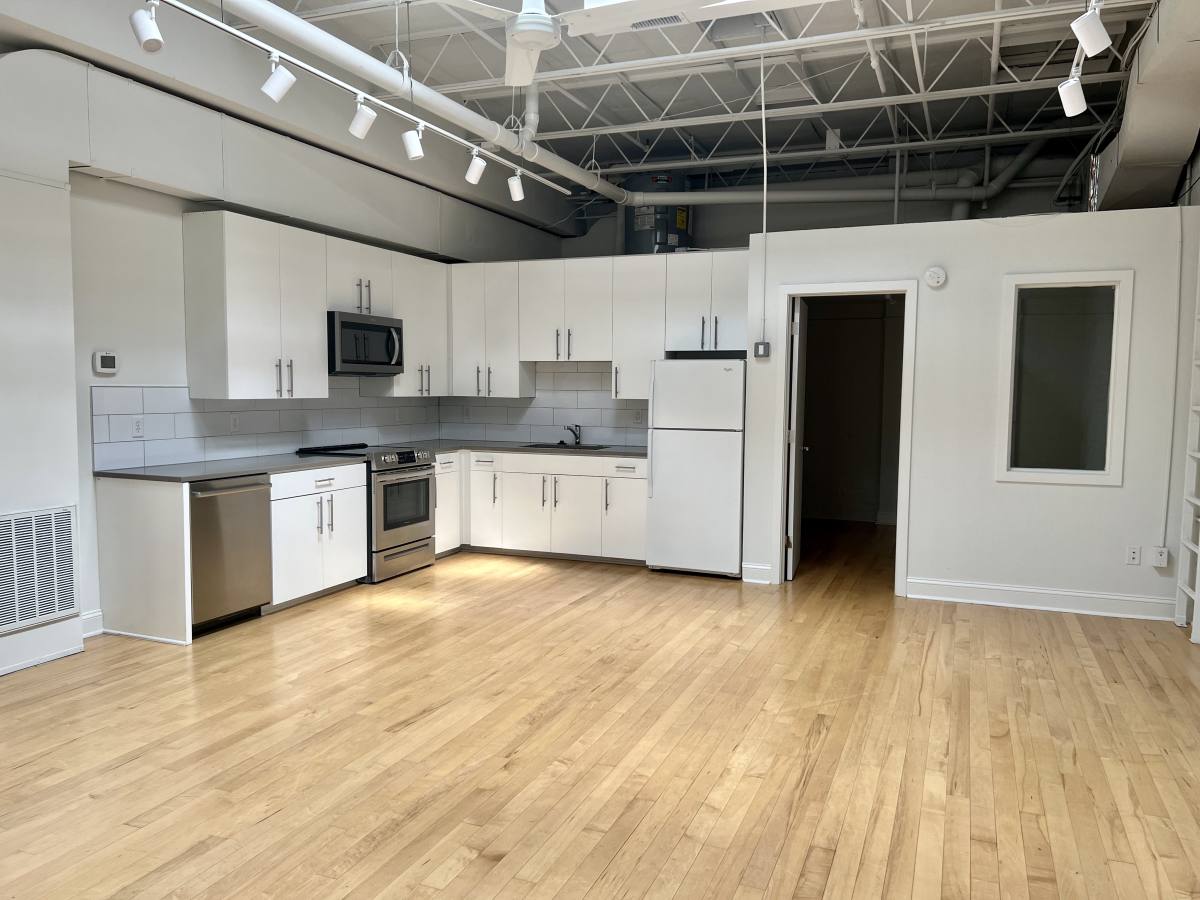 609 E Market St #208A, Charlottesville, VA 22902 - Apartment for Rent - Image 1