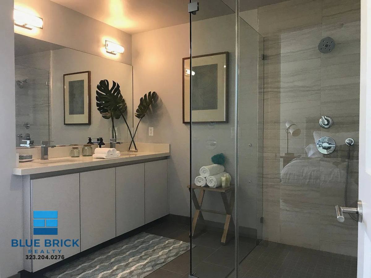 Apartment for rent at 9265 Burton Way #304, Beverly Hills, CA 90210