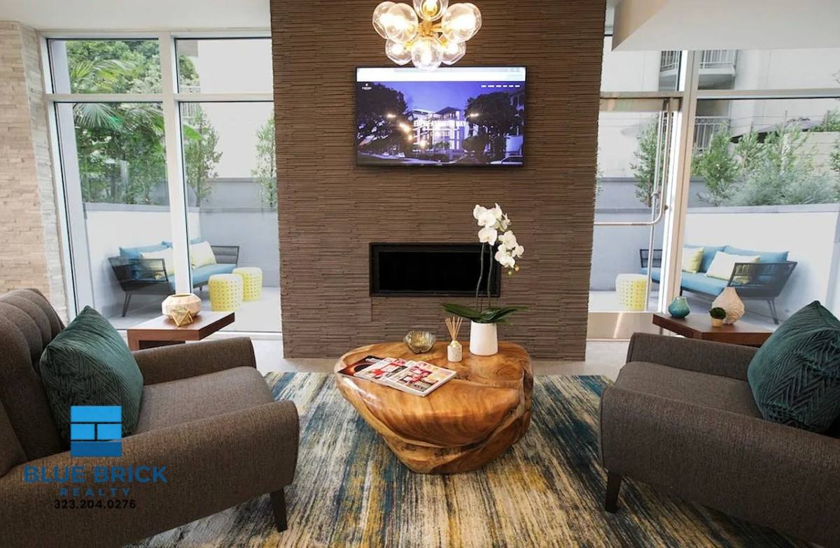 Apartment for rent at 9265 Burton Way #304, Beverly Hills, CA 90210