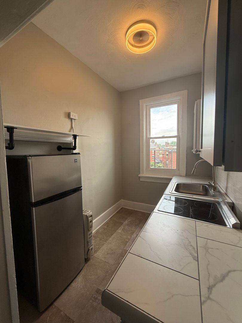 Apartment for rent at 934 Western Ave, Pittsburgh, PA 15233