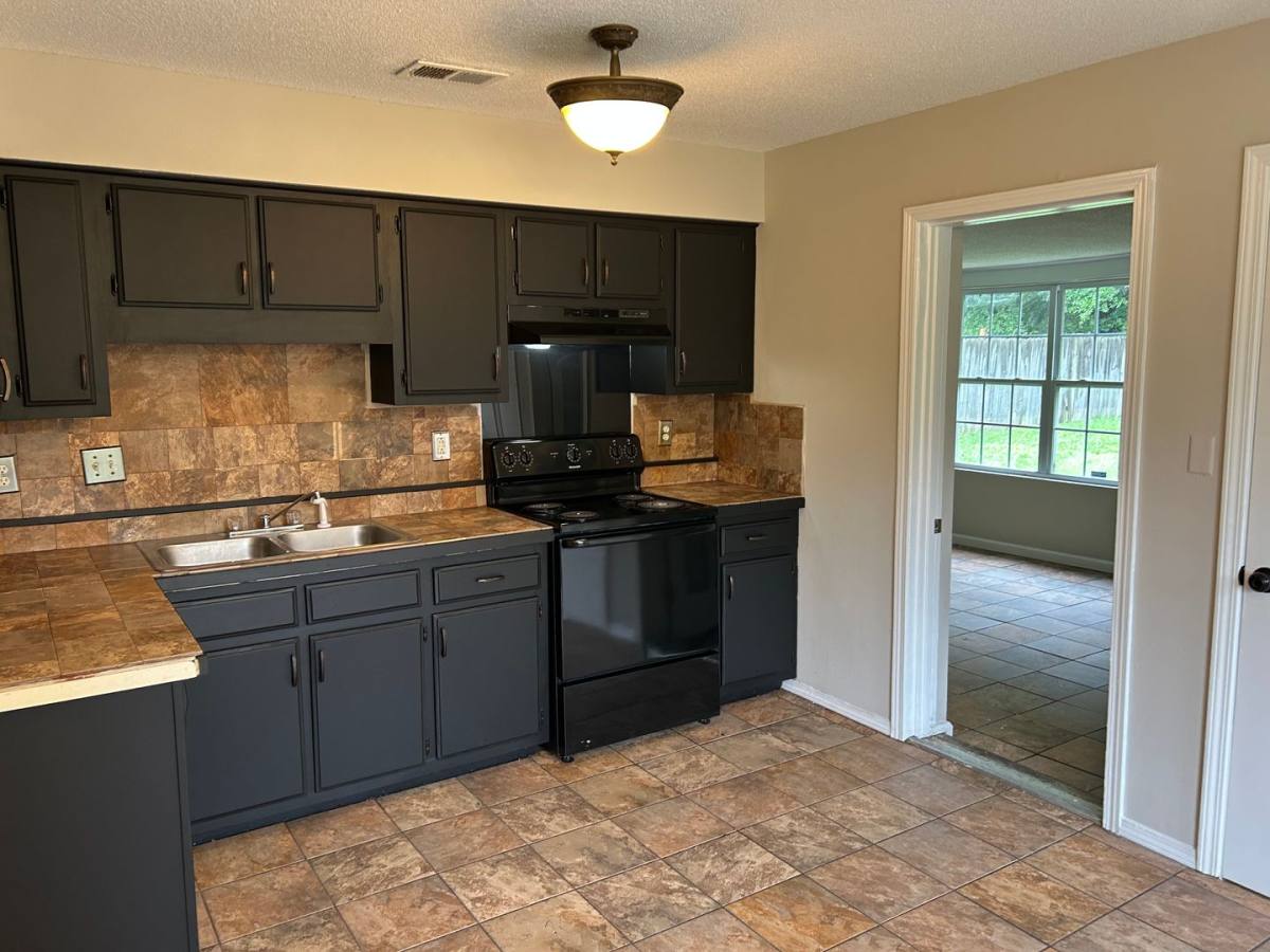 House for rent at 3530 Mayfair Dr, Horn Lake, MS 38637