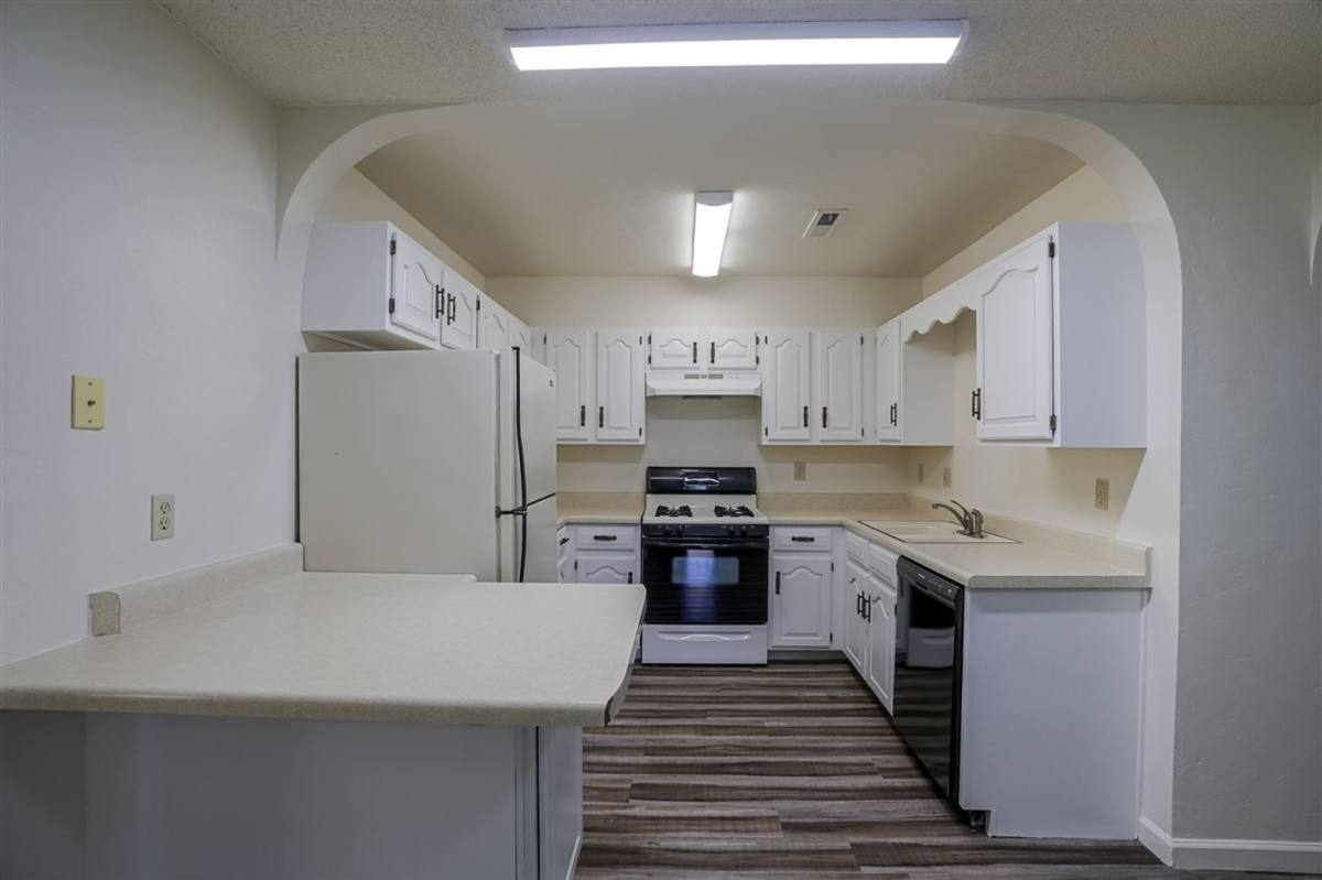 Townhouse for rent at 1298 N Tapadero, Dewey, AZ 86327