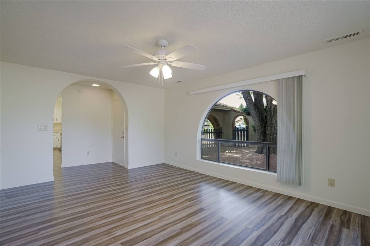 Townhouse for rent at 1298 N Tapadero, Dewey, AZ 86327