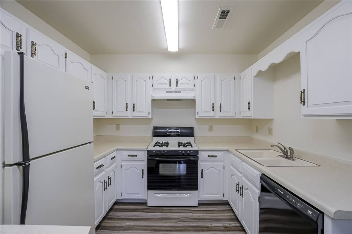 Townhouse for rent at 1298 N Tapadero, Dewey, AZ 86327