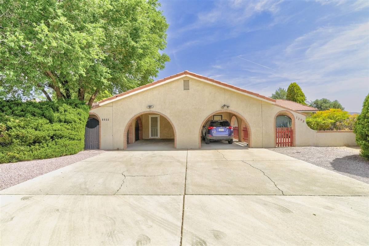 Townhouse for rent at 1298 N Tapadero, Dewey, AZ 86327